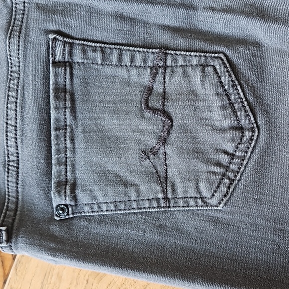 7FAM Gwenevere Skinny Jeans in Grey, Size 26 - Picture 9 of 16